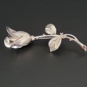 Silver Tone Womens 3D Rose Brooch Pin Leaves Thorns Signed Lee 3 in Length